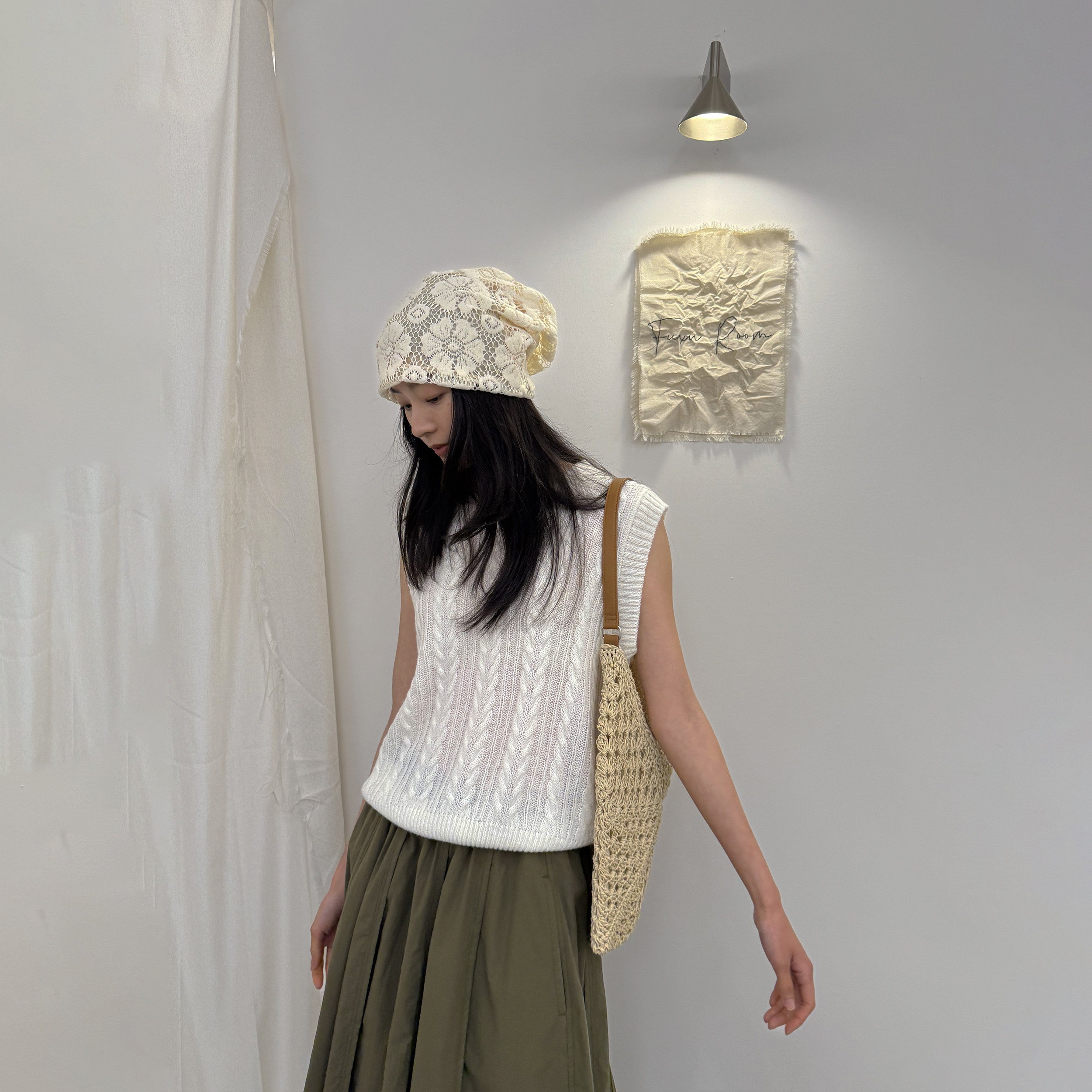 芙蕖FUXU 羊毛针织马甲女 简约气质镂空上衣麻花无袖圆领套头背心