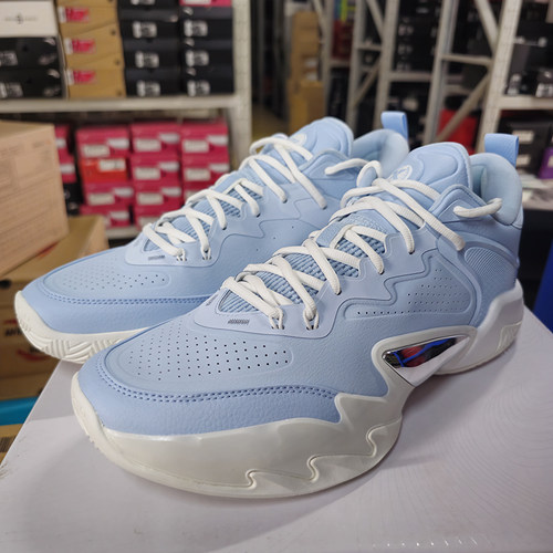 特步男逆天一代战靴实战运动耐磨防滑低帮后卫篮球鞋876119120023