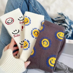 嘻嘻哈哈开开心心！欧货涂鸦笑脸中筒袜ins潮网红外穿百搭