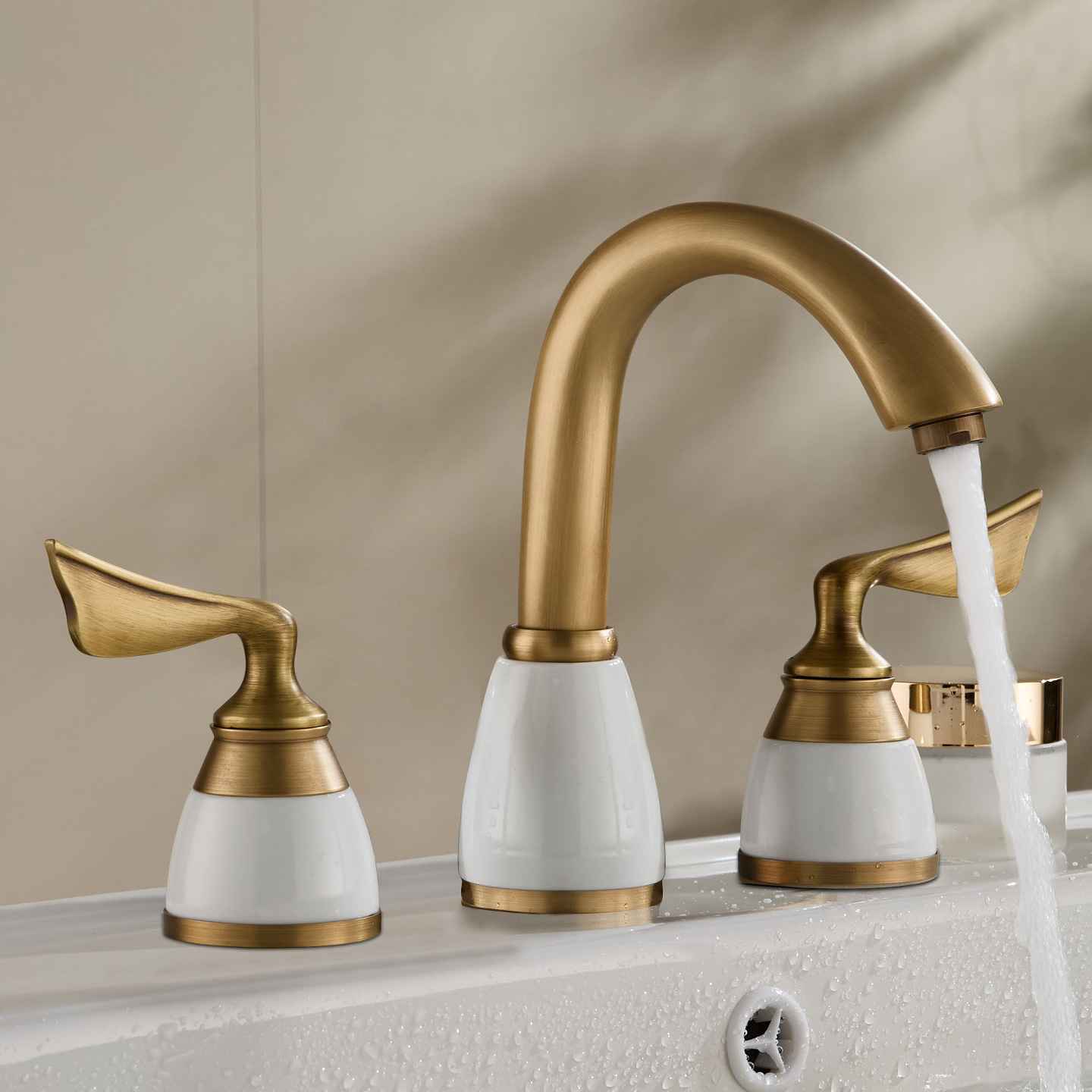 黄铜三孔水龙头台下面盆分体式冷热洗手盆双把三件套欧式仿古龙头