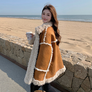 卡其色羊羔毛外套女冬季2025新款设计感毛毛拼接加绒加厚皮毛一体图片