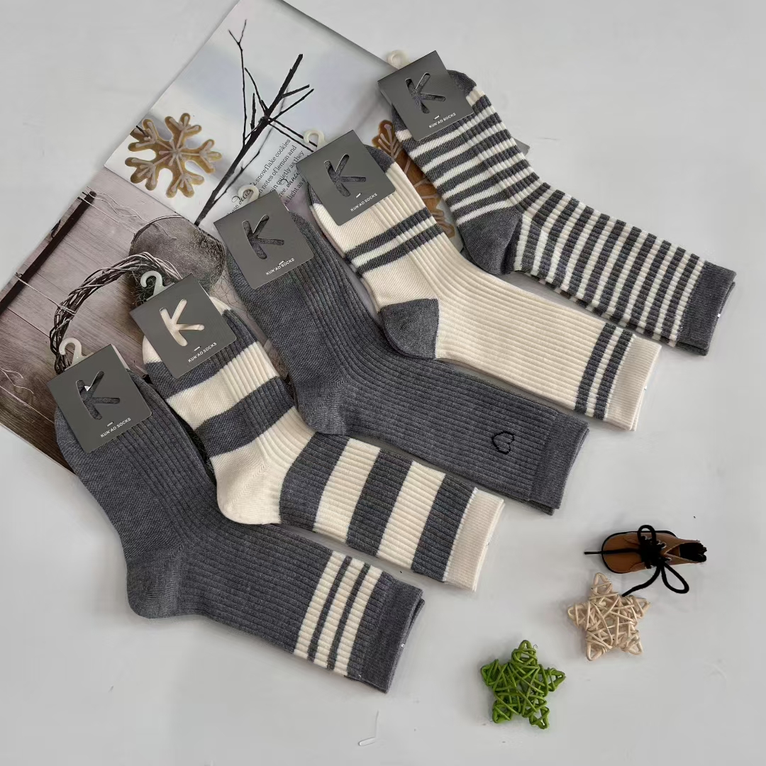 坤澳  2025女士高筒羊绒袜保暖舒适百搭潮流韩系潮款十双装