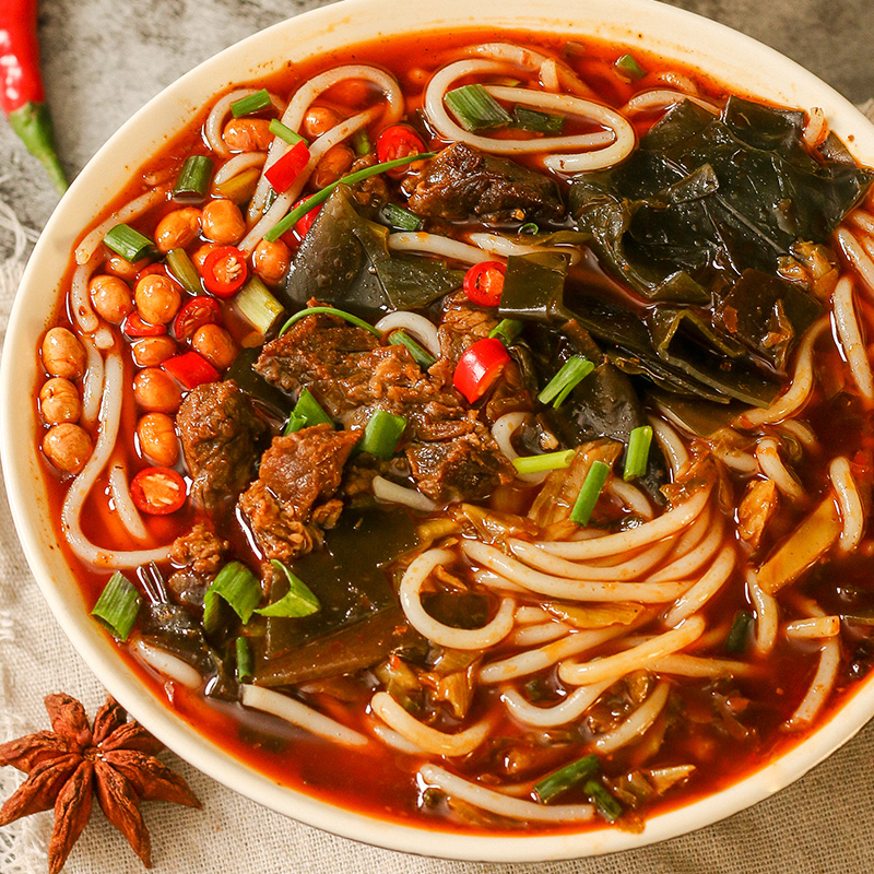 香辣酸菜牛肉干待煮米粉实惠装