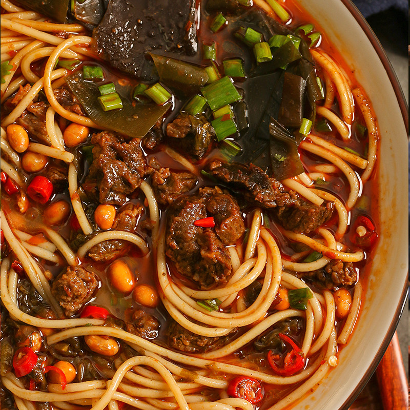 香辣招牌酸菜红烧牛肉面大块肉带酱料调味包碱面待煮面条满39包邮