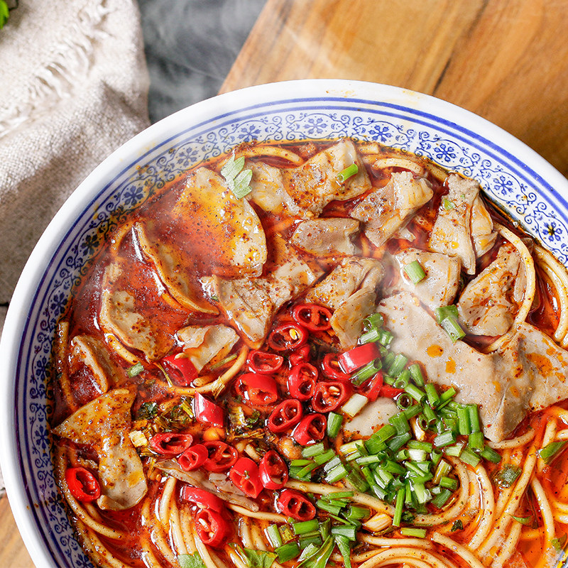 湖北襄阳特产襄阳牛杂面早餐牛油牛杂碱水面非油炸速食带调料包