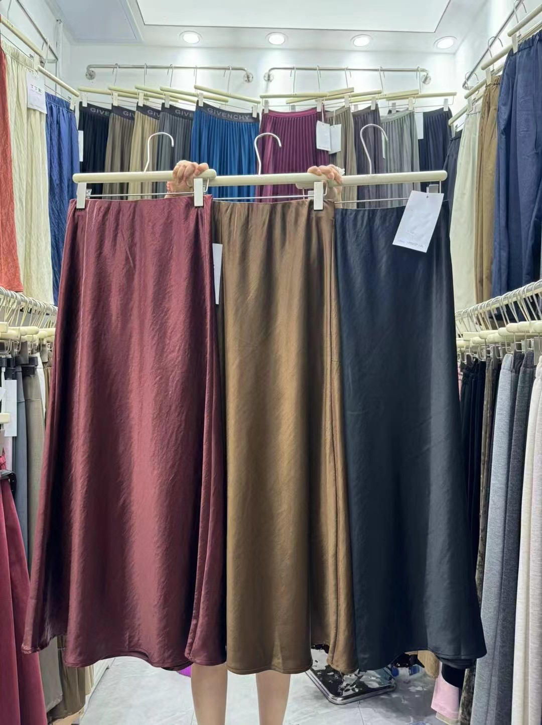 秋冬新款加厚醋酸鱼尾修身松紧腰纯色百搭显瘦中长款a字半身裙