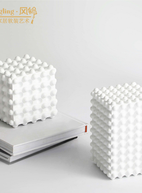 现代简约白色摆件样板房间