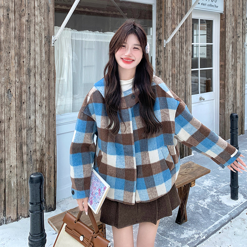 韩系格纹连帽毛呢外套女秋冬超火好看高级小众加厚短夹克斗篷上衣,女装毛呢外套,2D115