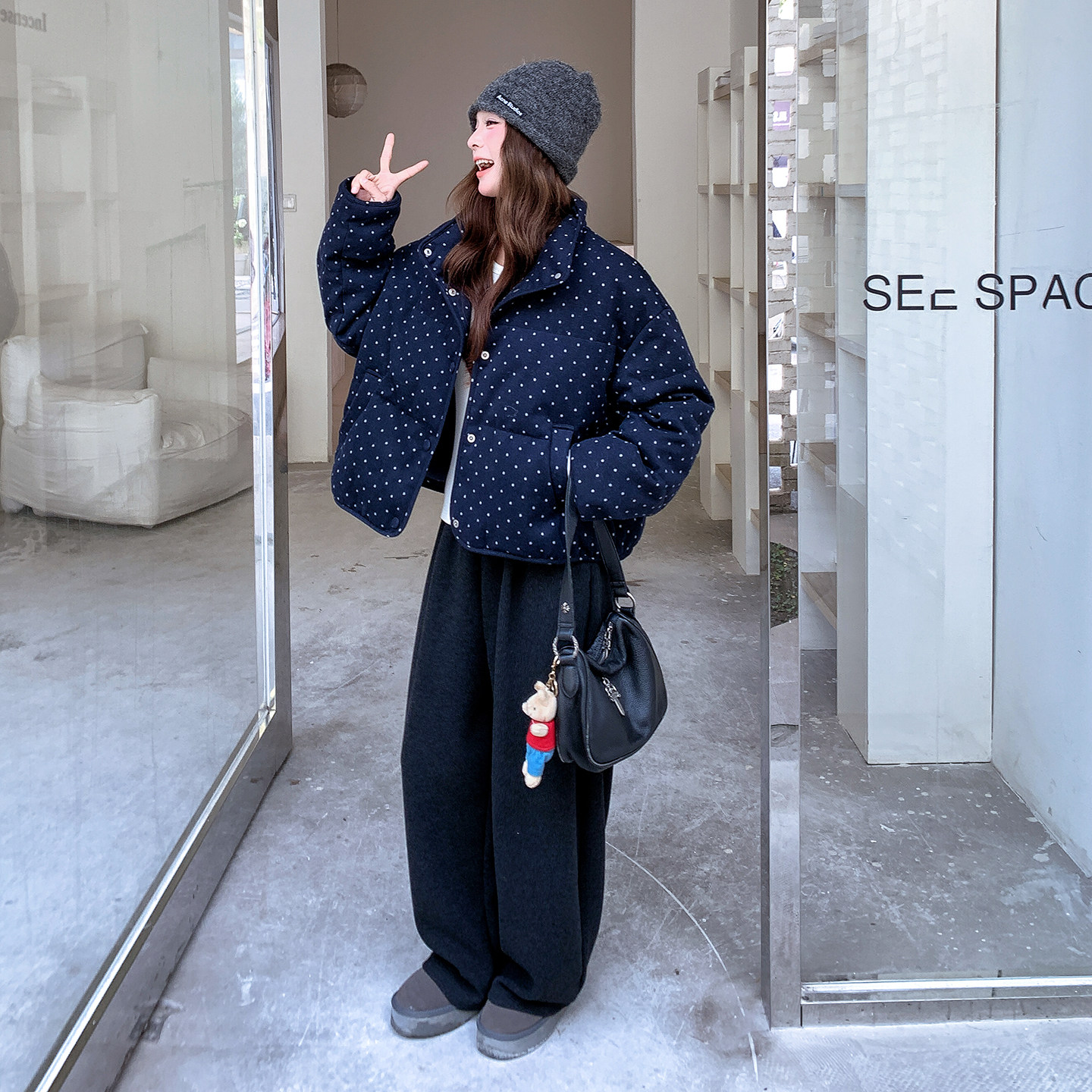韩系藏青色波点羽绒服女冬季2025新款巨好看时尚洋气白鸭绒面包服,女装羽绒服,2D115