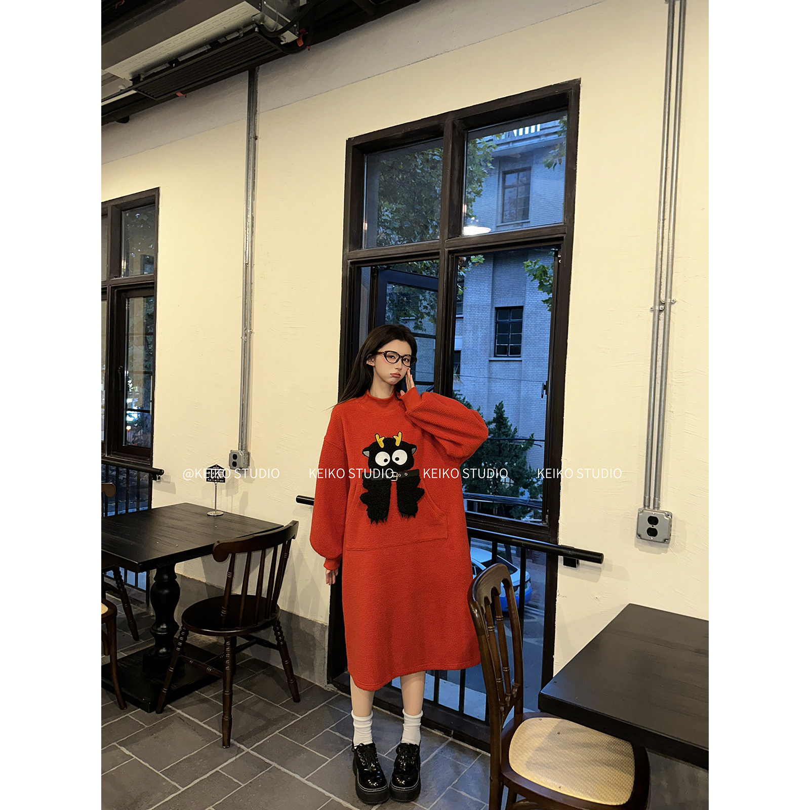 凯莉欧宽松减龄毛绒卫衣长裙