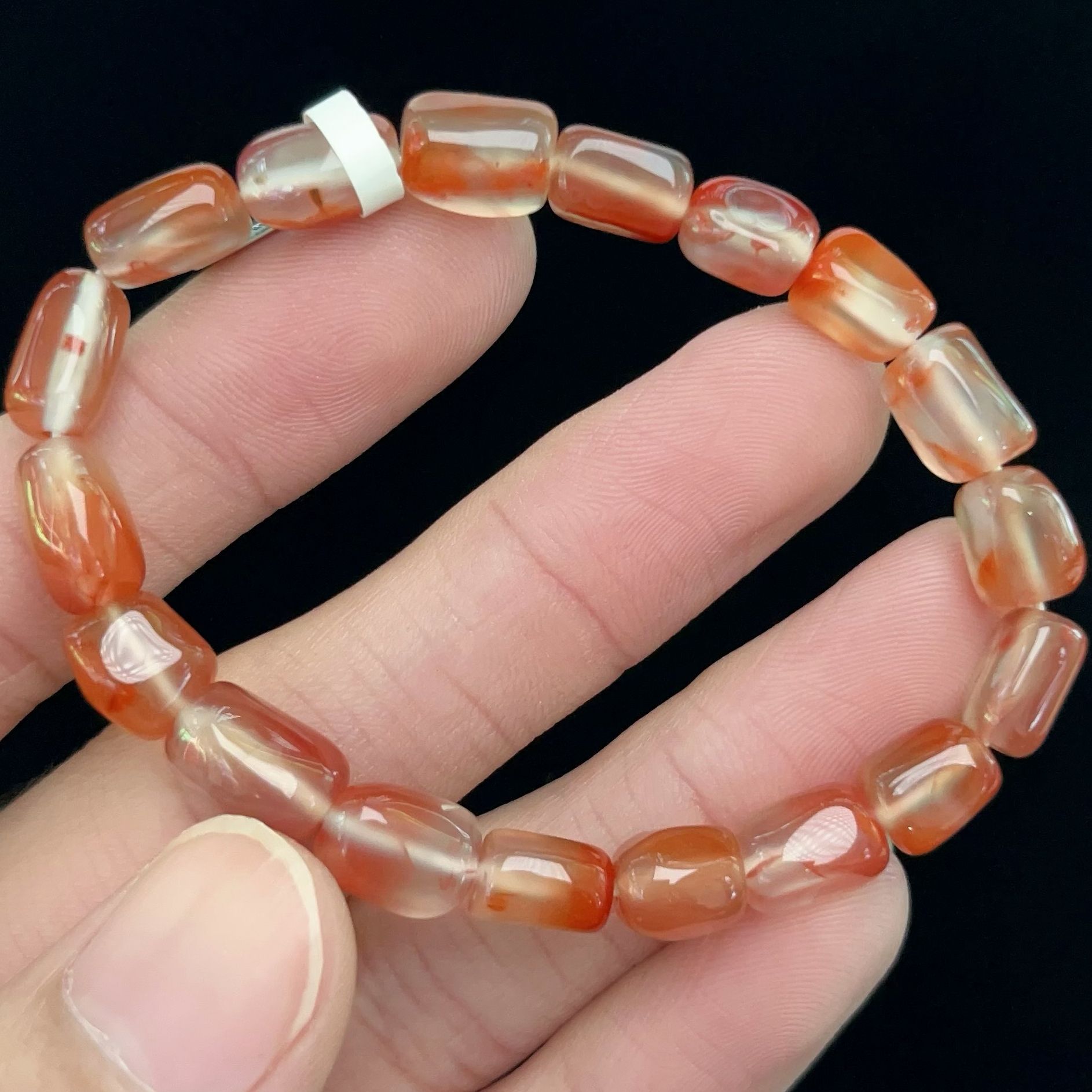 030C17凉山瓦西料南红玉化柿子红随型单圈手串