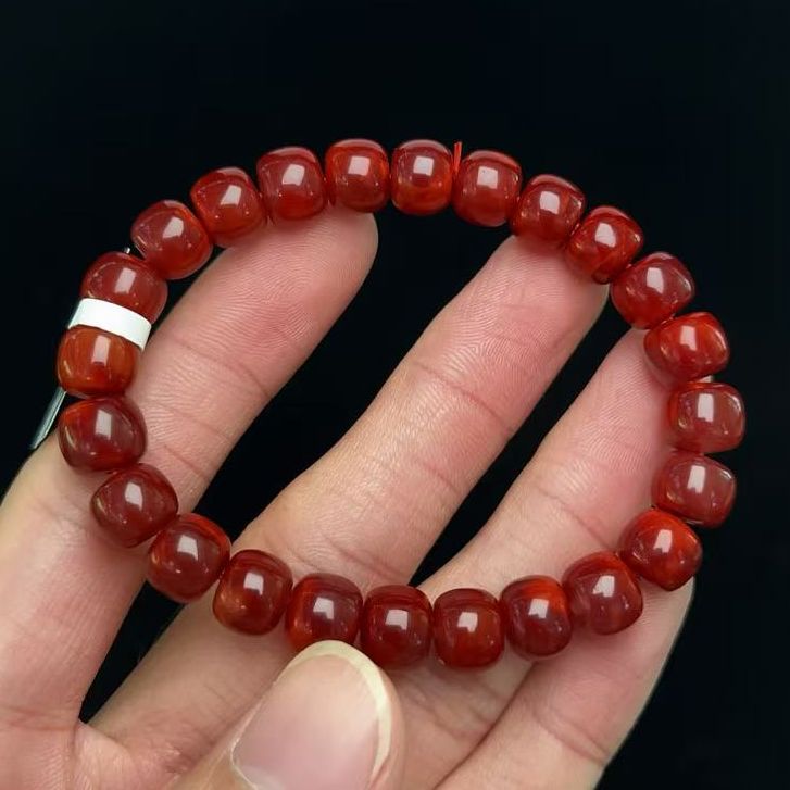 1301C33凉山瓦西料南红牛血锦红老型单圈手串