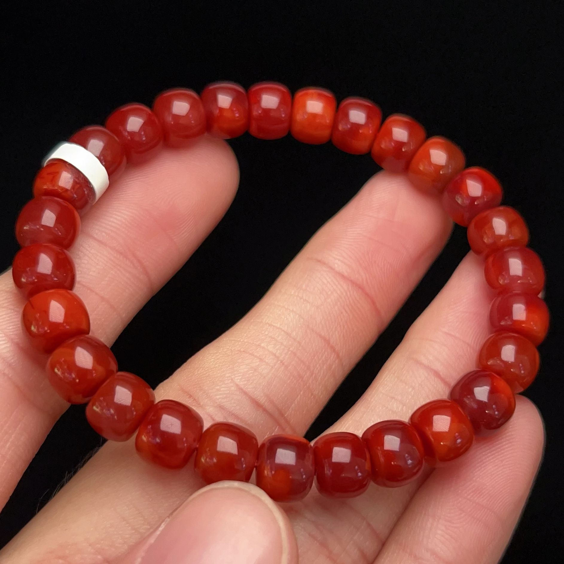 555C34凉山瓦西料南红牛血锦红老型单圈手串