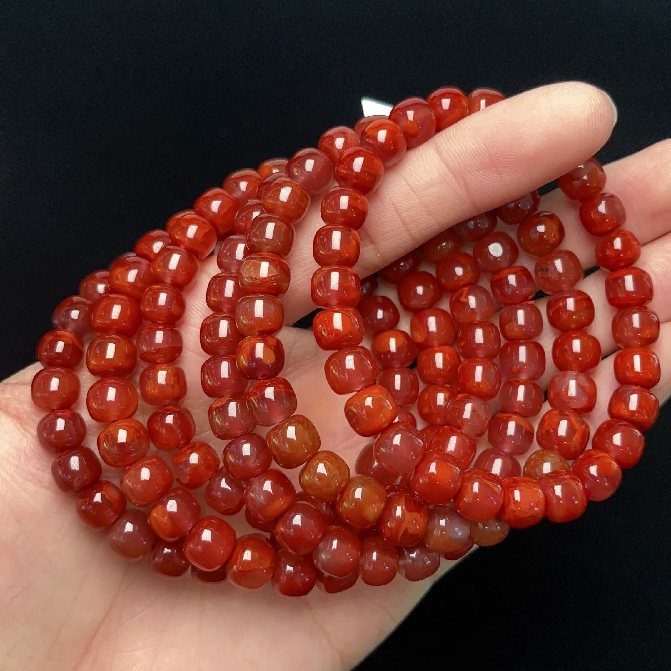 198C30凉山瓦西料南红玫锦牛血红老型单圈手串多样性发其一