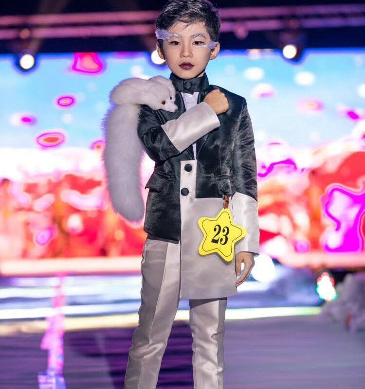 男童T台模特走秀高端演出服拼色西装潮服车模总决赛狐狸礼服出租