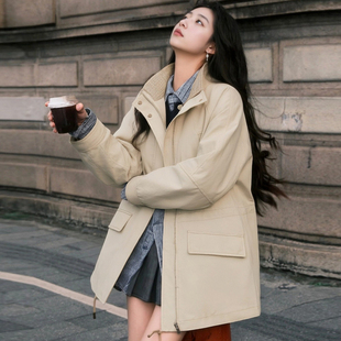 ELLE法式短款风衣女格纹拼接2026春季新款设计感休闲通勤时髦外套