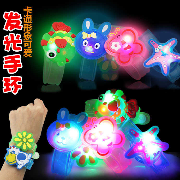 之舞卡通手表闪光微商地堆玩具
