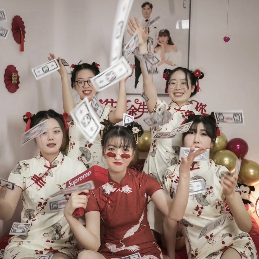 搞怪眼镜网红女生日派对