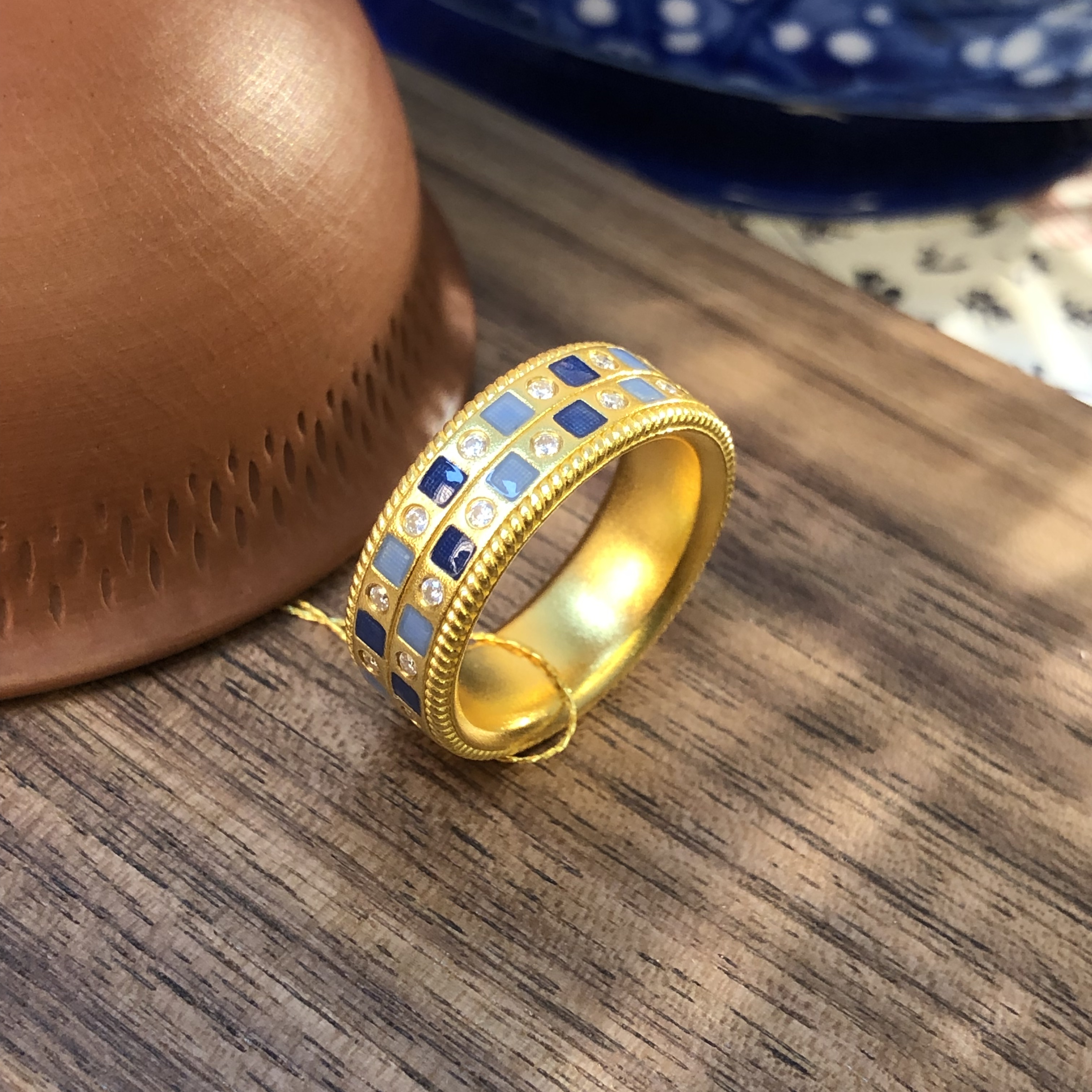 黄金足金999蓝色珐琅彩卷纹戒指
