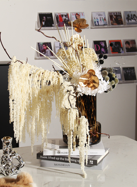 现代简约样板间客厅餐桌玄关茶几电视柜装饰摆件套装花艺器酒具