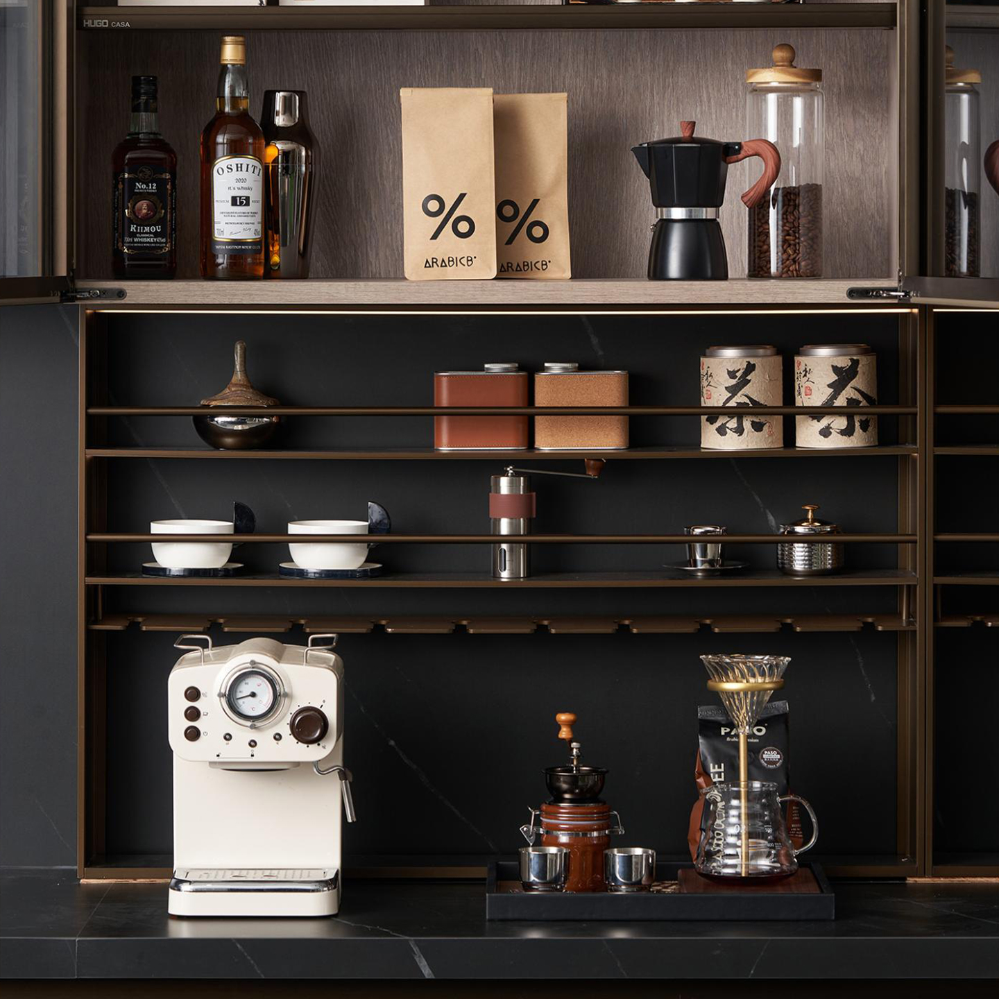 八度空间现代简约样板间售楼处厨房台面咖啡机水壶置物架装饰摆件