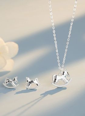 锁骨质感生肖马足银耳钉甜美S999
