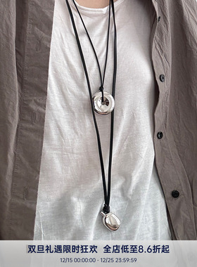 PAUSA ANN 时髦黑皮绳水瓶/圆环质感现代感长项链/毛衣链