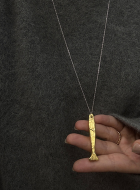 PAUSA ANN 手工雕刻自然鱼形纹路百搭秋冬毛衣链项链