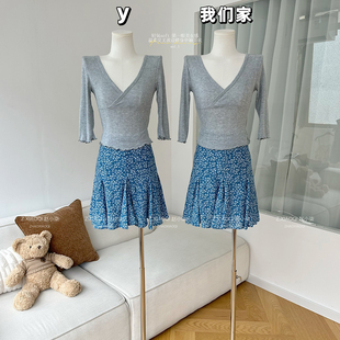 柒月末 轻氧soft 眼美女感 韩系温柔交叉领波边修身中袖上衣