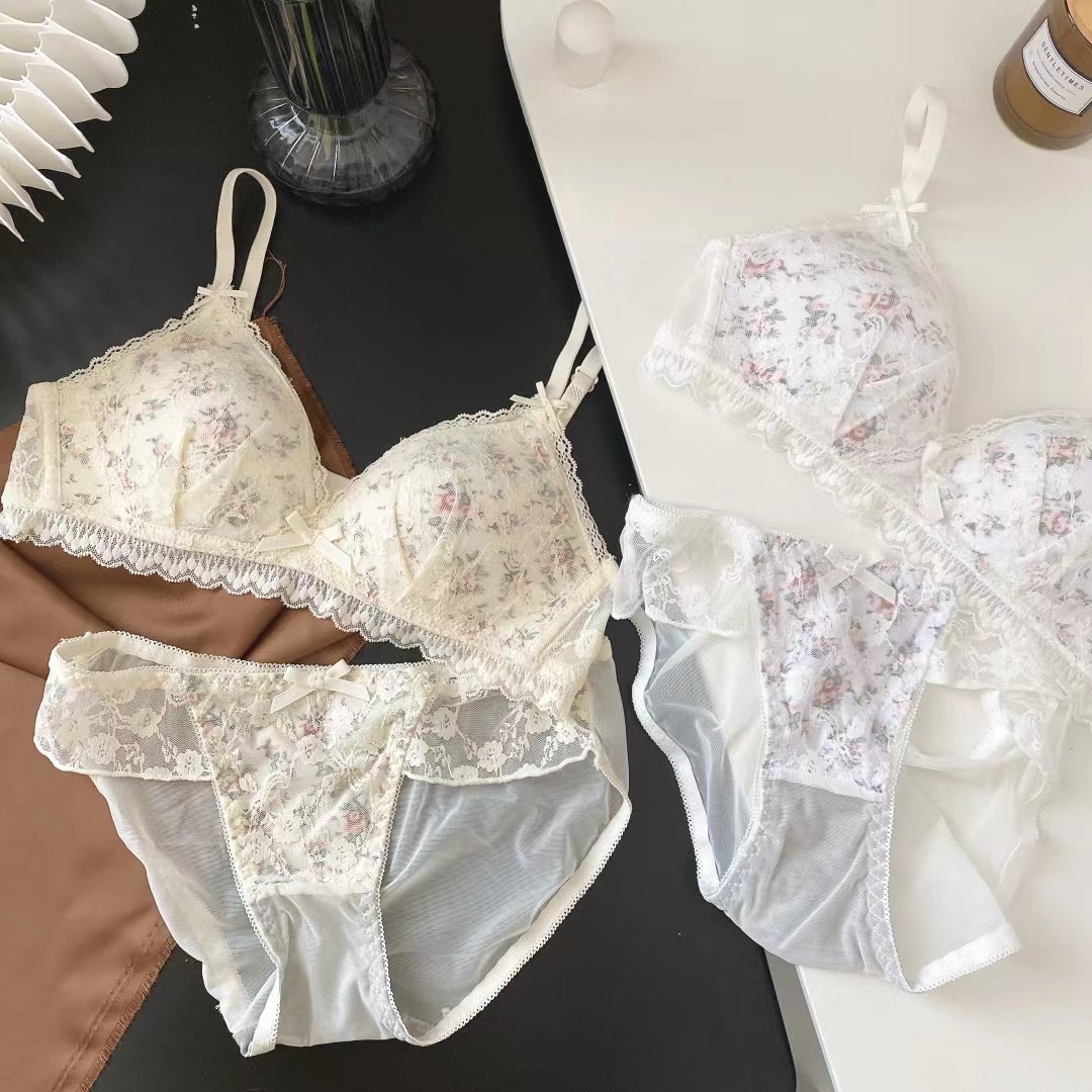 其他田园上托无棉小碎花内衣套装