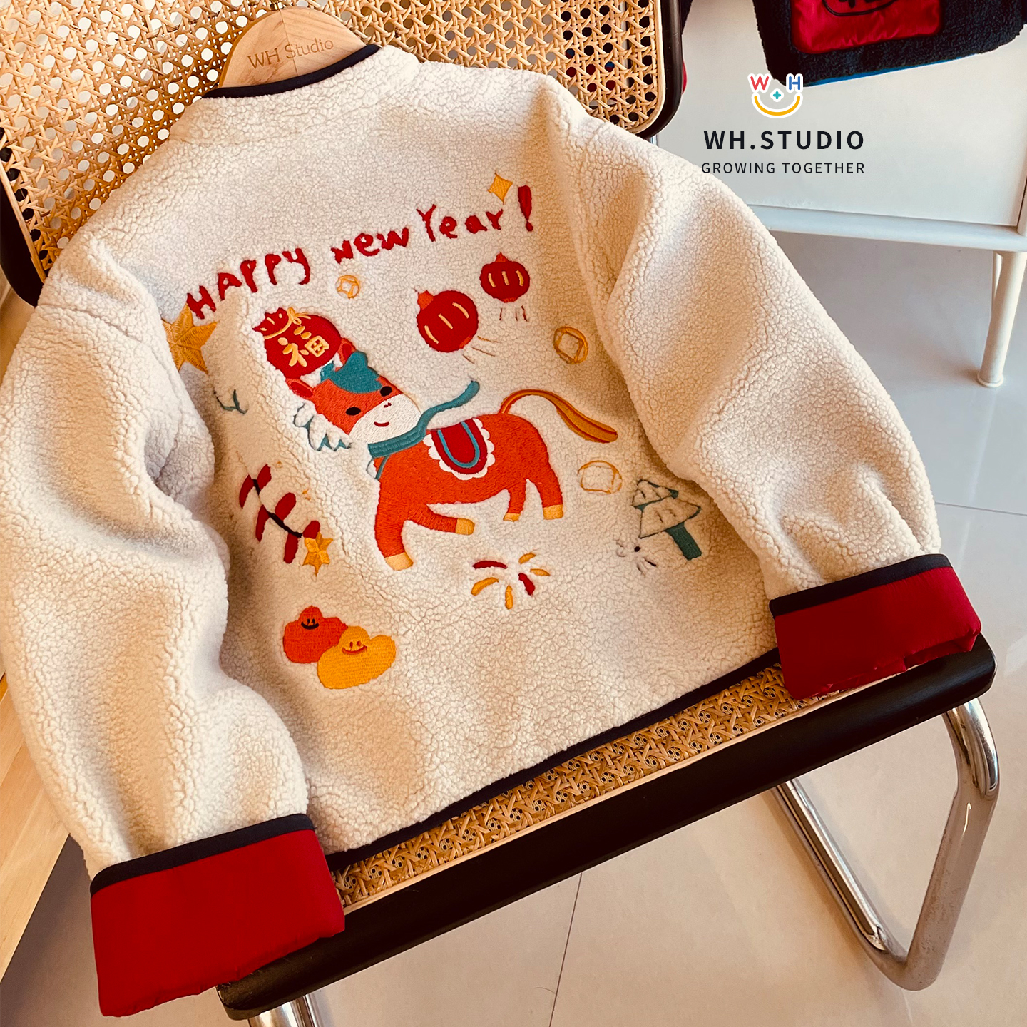 骏马腾飞软糯羊羔绒唐装新年服