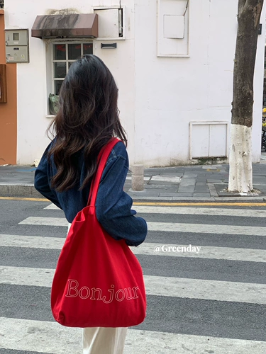 Вместительный и большой шоппер, сумка