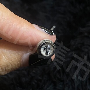 圣剑钛合金内螺旋黑色十字架眼球耳钉朋克摇滚小众耳钉