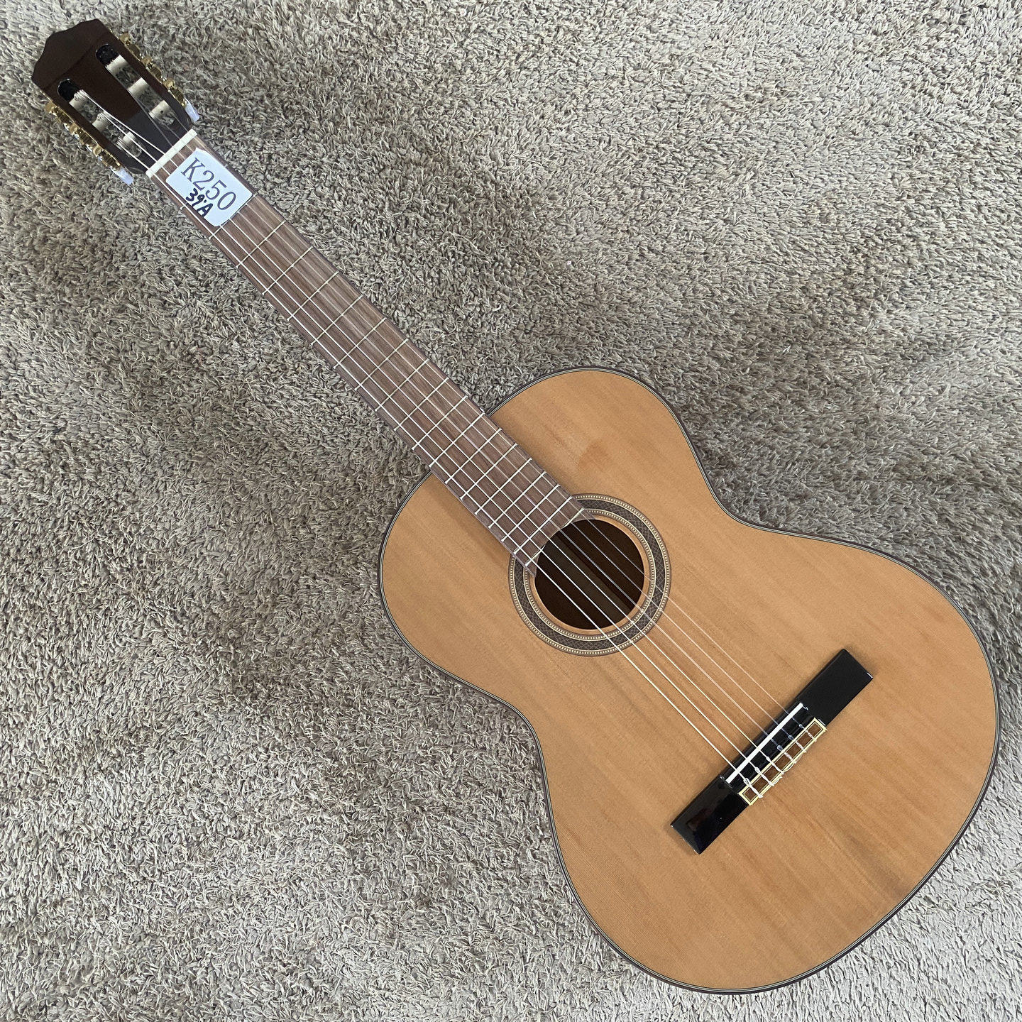 红松桃花芯木古典吉他面单板39英寸4/4琴颈可调库存原木色19品