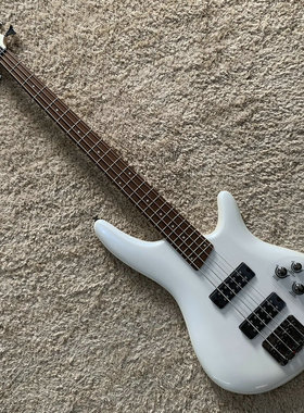 印尼产  IBANEZ 依班娜 SR300E 主动电贝司贝斯珍珠白色 微瑕
