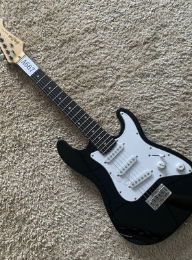 德国 Harley Benton  ST款 三单拾音器电吉他 黑色 弦穿体