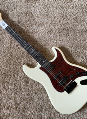 意大利品牌EKO ST款式电吉他单摇极地白色单单双拾音器珍珠红护板