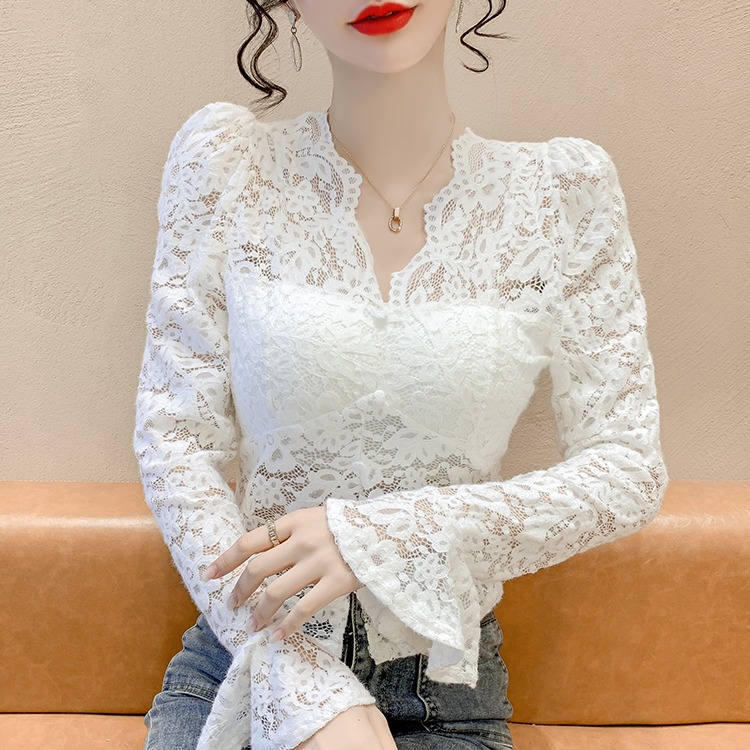 高级感气质2024秋季新款V领洋气蕾丝衫女喇叭袖修身显瘦内搭上衣