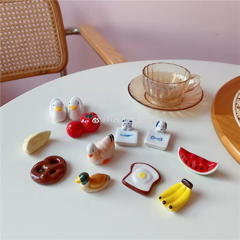 Веселый музей Life Cute Fruit Animal Bread Ceramic Chopsticks Shelf Japan-style Chopsticks Pillow Pillow Chopsticks