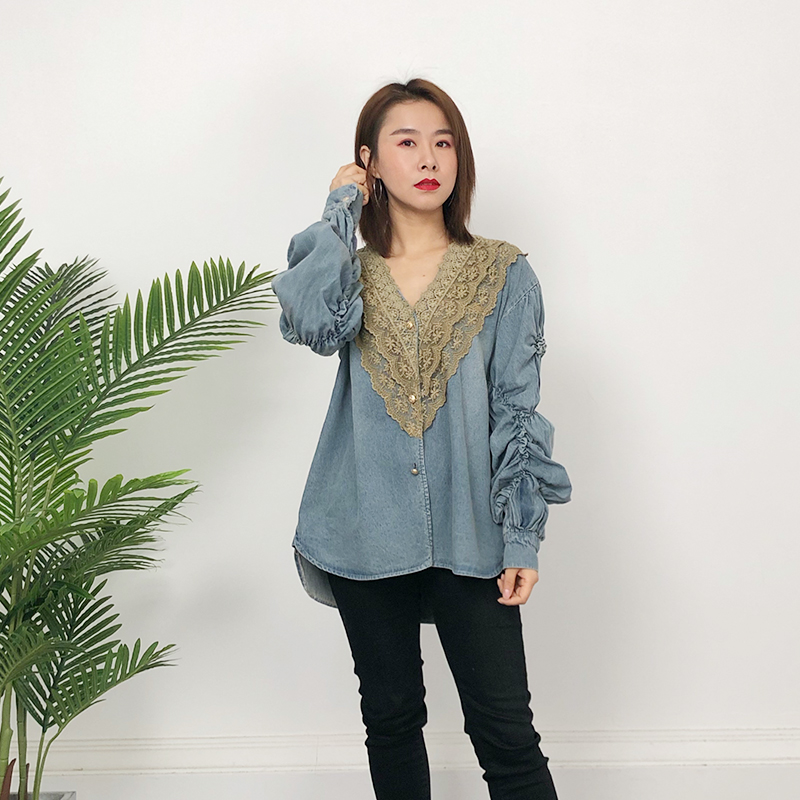 大领子蕾丝拼接牛仔前短后长衬衫