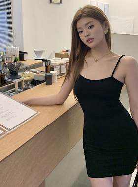 语姿雅Rae新款卡戴珊同款纯欲辣妹紧身包臀短裙吊带裙连衣裙女