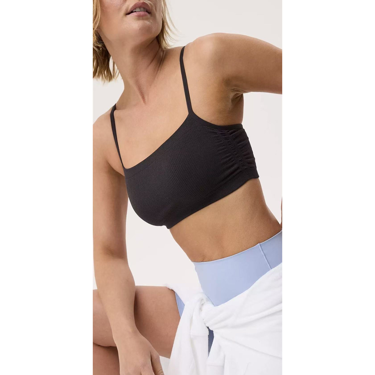 美guoA*rie元单 双层运动背心，带8%弹性体包裹性不错！