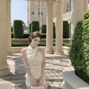 MEI 美姿 纯欲战神26年夏氛围感气质名媛千金挂脖小衫 半身裙