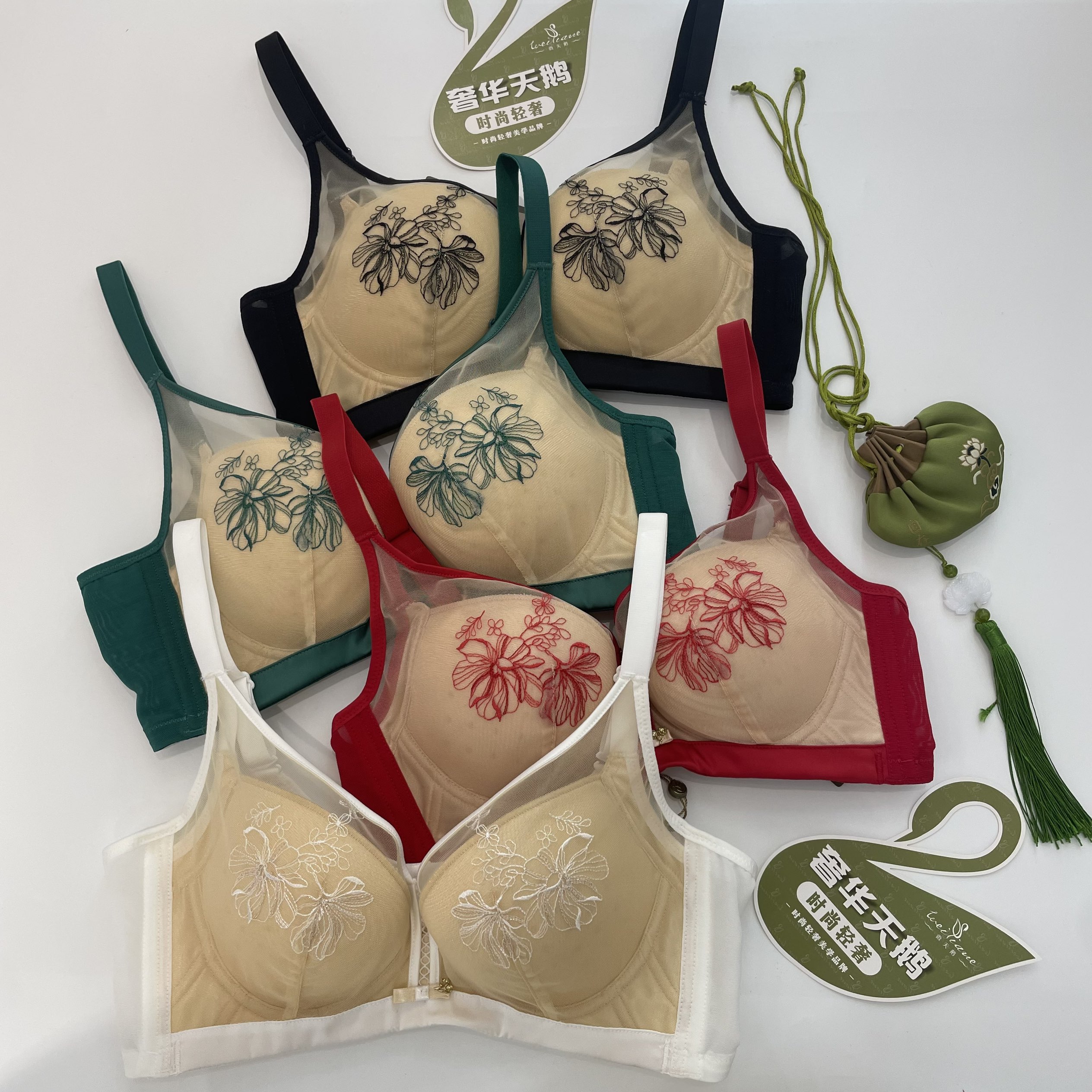 微天鹅AB中厚无钢圈蕾丝轻奢性感深V聚拢收副乳防下垂文胸TW4925