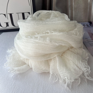 白色褶皱天丝羊毛围巾女秋冬季复古文艺百搭纯色保暖围脖护颈丝巾