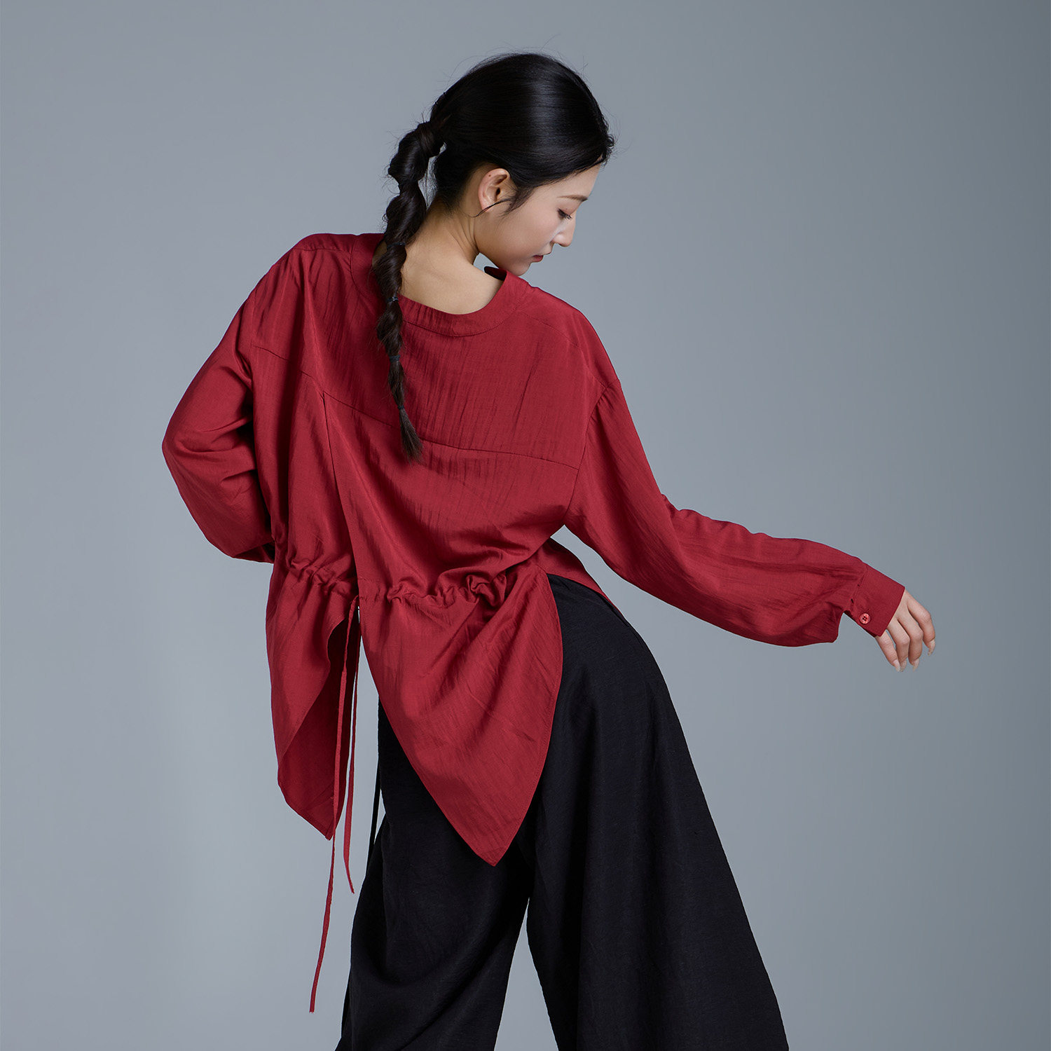 华丽独秀现代舞练功服剑舞长袖上衣衬衫宽松显瘦舞蹈服形体演出服图片