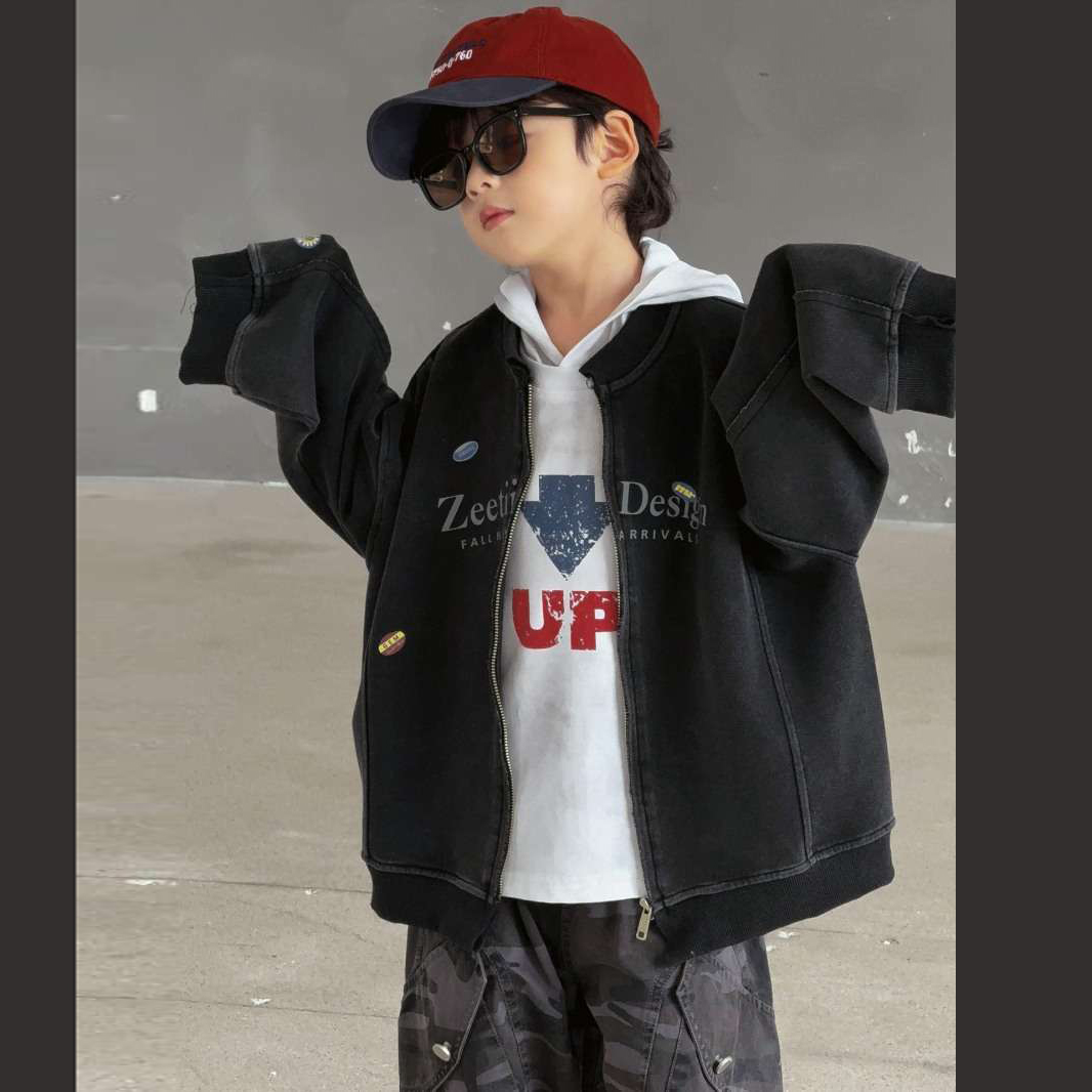 品牌男童巨软的设计款外套