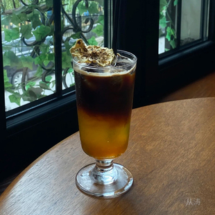 创意餐厅高脚果茶杯咖啡玻璃杯气泡水杯果汁冷饮杯鸡尾酒饮品杯子