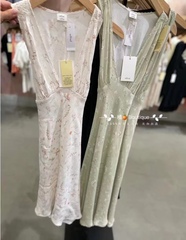 aritzia wilfred 碎花深v收腰连衣裙