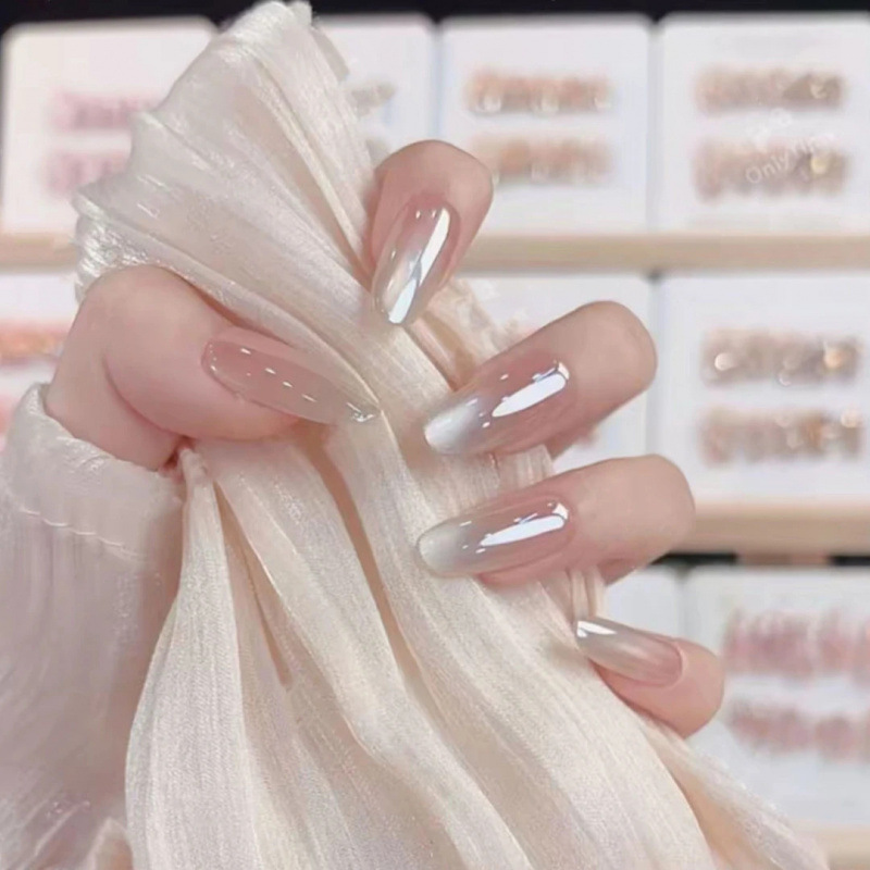 新款高级感裸色渐变冰透追光猫眼纯手工穿戴甲简约百搭美甲贴片